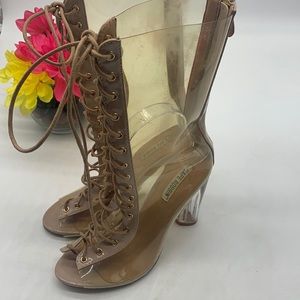 Cape Robin Bailey Tan Clear Plastic Boots Size 7. TB4544D